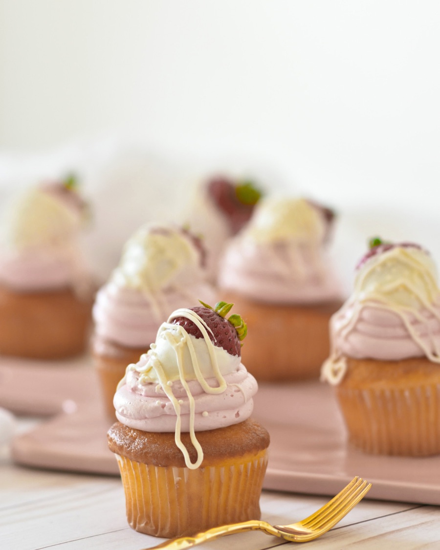 Sponge cake made with an Additiv phosphate system